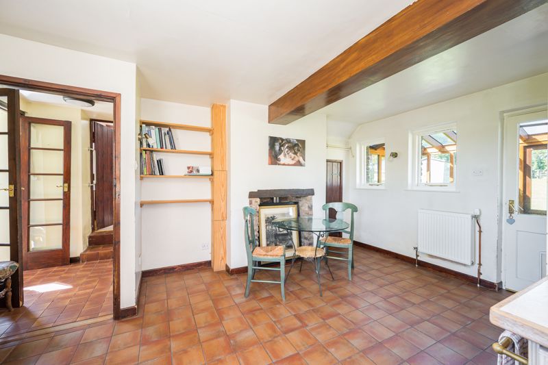 Kitchen / Breakfast Room- click for photo gallery